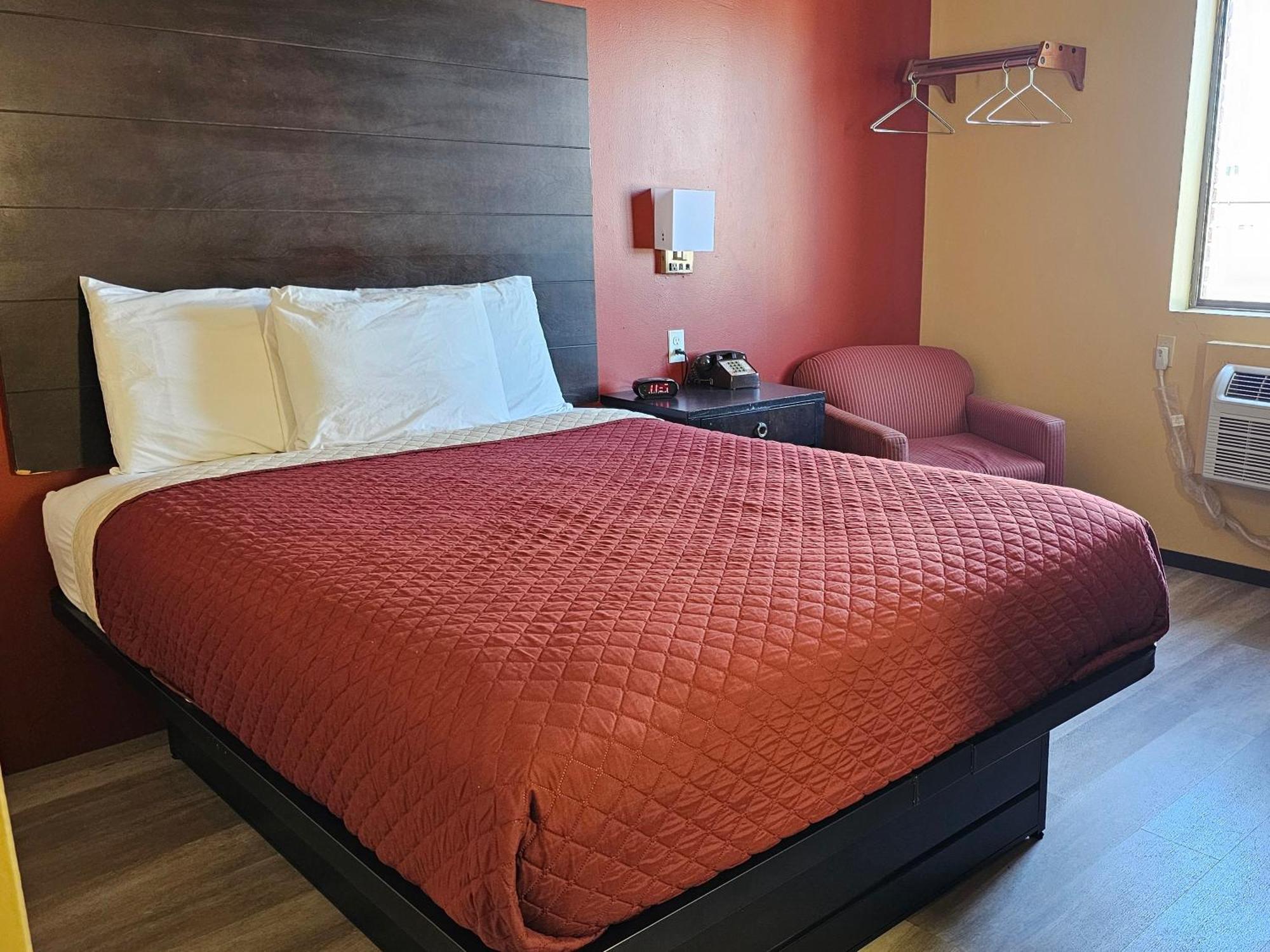 Budgetel inn&Suites Fort Scott Eksteriør bilde