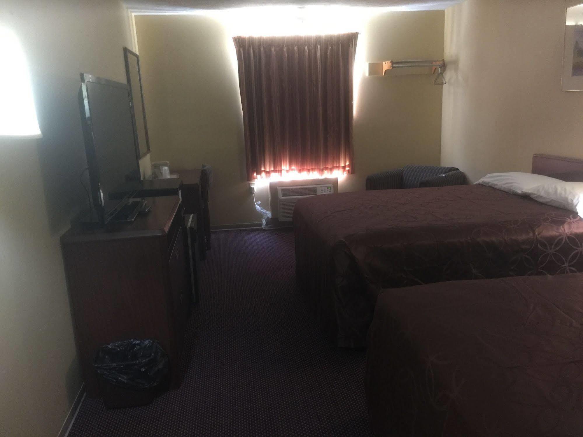 Budgetel inn&Suites Fort Scott Eksteriør bilde