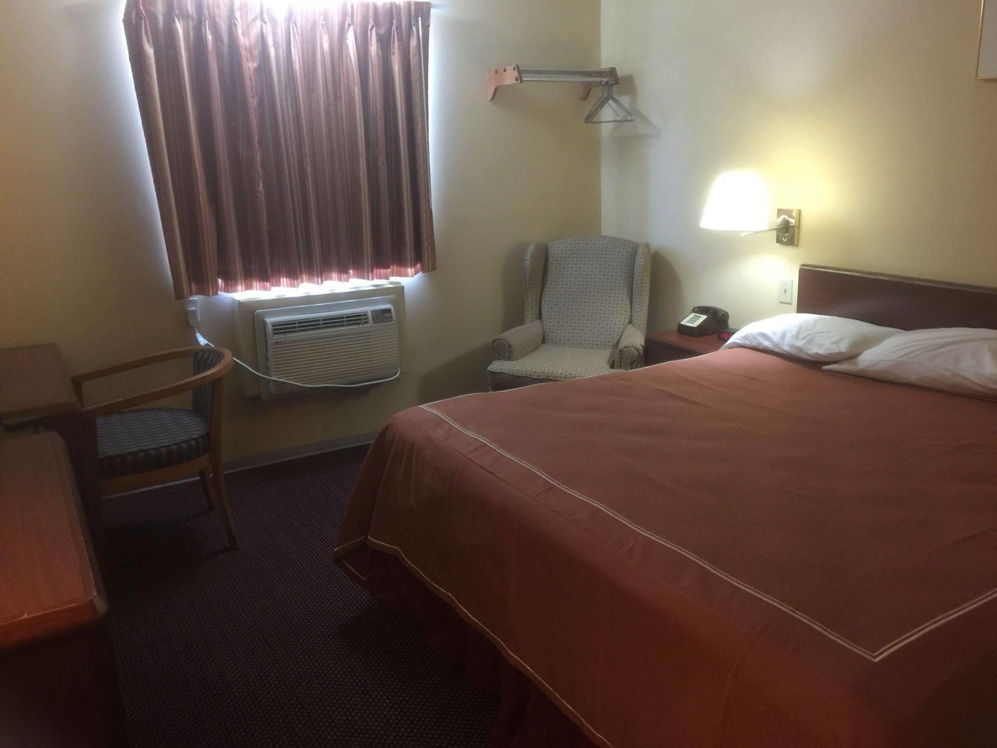 Budgetel inn&Suites Fort Scott Eksteriør bilde